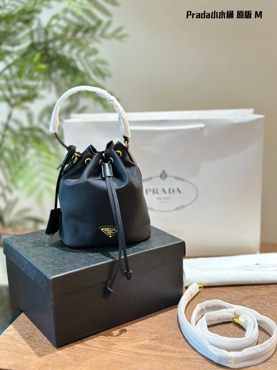 Prada Soft 1BE067 小號黑色皮革肩背包 9 Prada Soft 1BE067 小號黑色皮革肩背包