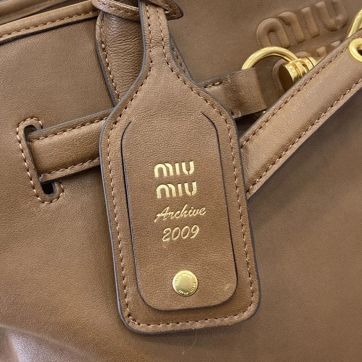 MiuMiu Aveure納帕皮革手袋包包-5BG291 15 MiuMiu Aveure納帕皮革手袋包包-5BG291