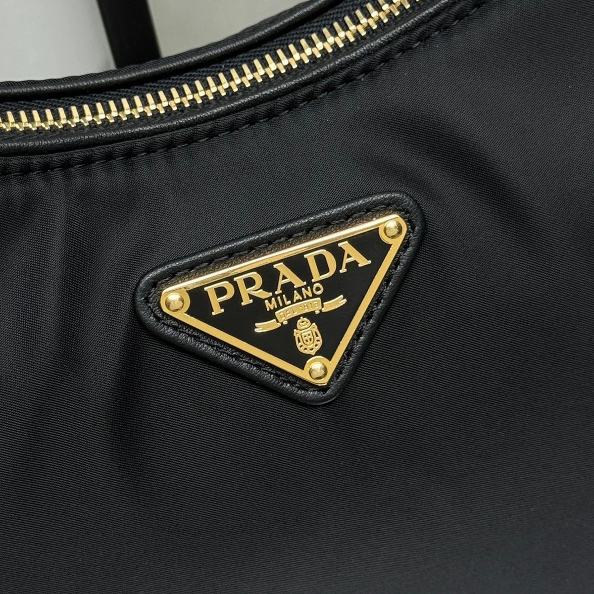 Prada Re-Nylon 1BC232 中號黑色單肩包 6 Prada Re-Nylon 1BC232 中號黑色單肩包