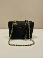 Prada Re-Nylon 1BG468 中號黑色尼龍托特包：圖片 2