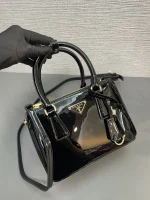 Prada Galleria 1BA906 小號黑色漆皮手提包：圖片 9
