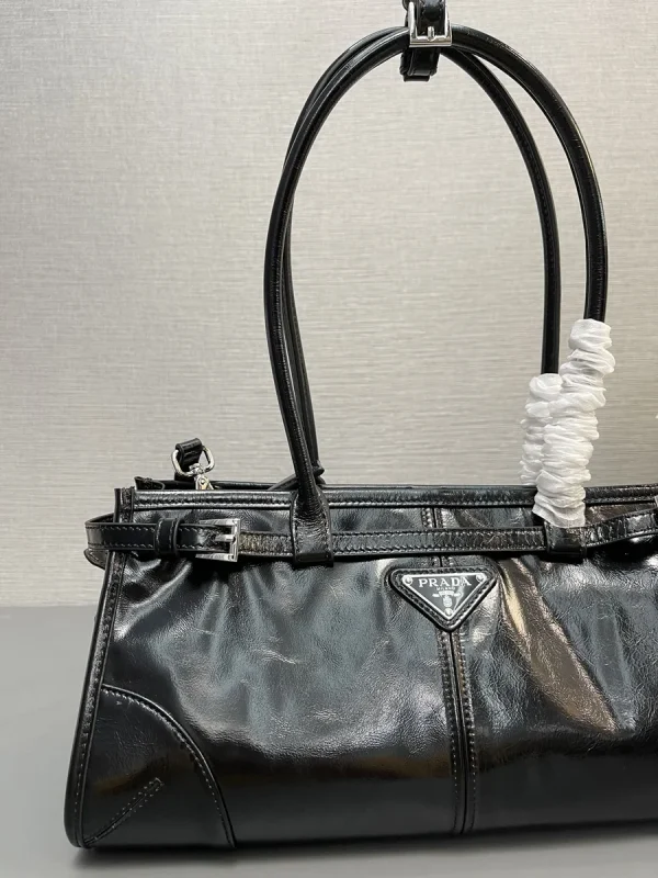 Prada Geom 1BA426 中號米色皮革托特包：圖片 5