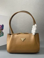 Prada Classic 1BA444 中號黑色皮革手提包：圖片 2