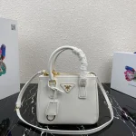 Prada Galleria 1BA906 小號黑色漆皮手提包：圖片 2