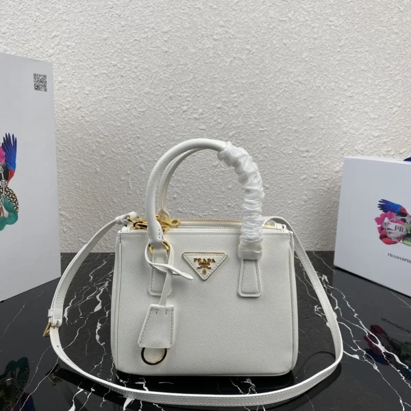 Prada Galleria 1BA906 小號黑色漆皮手提包：圖片 2