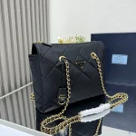 Prada Re-Nylon 1BG529 中號黑色尼龍托特包：圖片 3