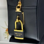 Prada ReNylon 1BB132 中號黑色皮革托特包：圖片 8
