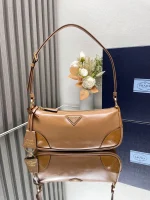 Prada Re-Edition 1BC201 小號黑色皮革肩背包：圖片 2