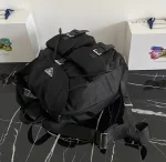 Prada Re-Nylon 1BZ811 中號黑色尼龍後背包：圖片 6