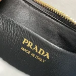 Prada Mini 1BC199 小號黑色皮革單肩包：圖片 10