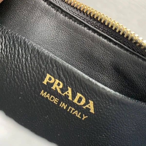 Prada Mini 1BC199 小號黑色皮革單肩包：圖片 10