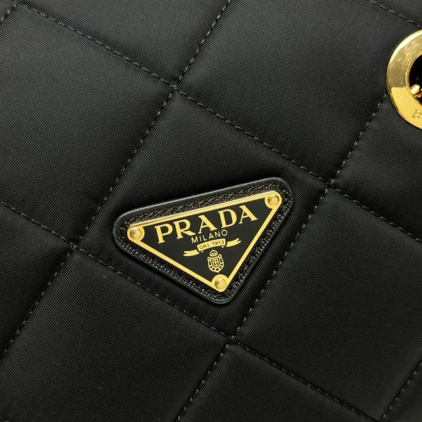 Prada Re-Nylon 1BG529 中號黑色尼龍托特包：圖片 6