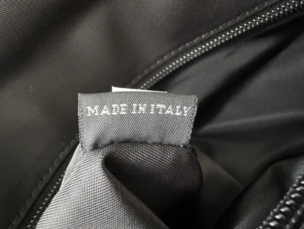 Prada ReNylon 1BD256 大號黑色尼龍肩背包：圖片 10
