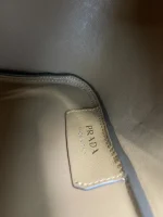 Prada Classic 1BA444 中號黑色皮革手提包：圖片 10