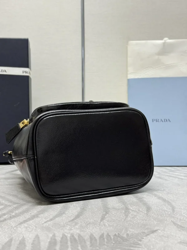 Prada Nylon 1BH038 中號黑色尼龍單肩包：圖片 6