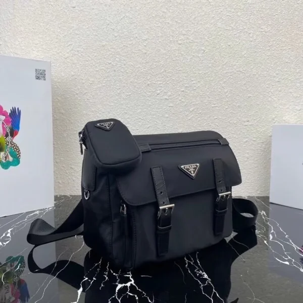 Prada Re-Nylon 1BD953 中號黑色尼龍單肩包：圖片 3