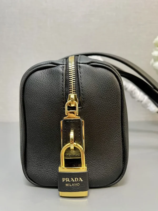 Prada ReNylon 1BB127 中號黑色皮革單肩包：圖片 8
