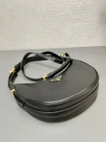 Prada Arqué 1BC194 中號黑色漆皮肩背包：圖片 8