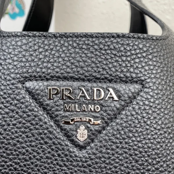 Prada Flou 1BG335 小號黑色皮革手提包：圖片 5