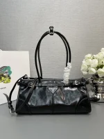 Prada Geom 1BA426 中號米色皮革托特包：圖片 2