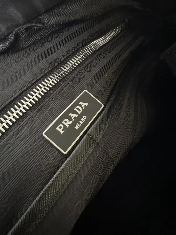 Prada ReN 1BG102 中號黑色尼龍托特包：圖片 10