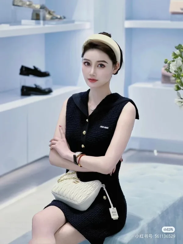 MiuMiu Matelassé納帕軟皮掛肩袋-5BH211：圖片 2