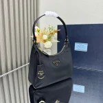Prada Re-Edition 1N204M 小號黑色尼龍單肩包：圖片 3