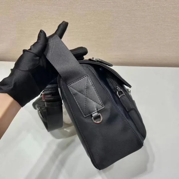 Prada ReNylon 1BD994 中號黑色尼龍單肩包：圖片 7