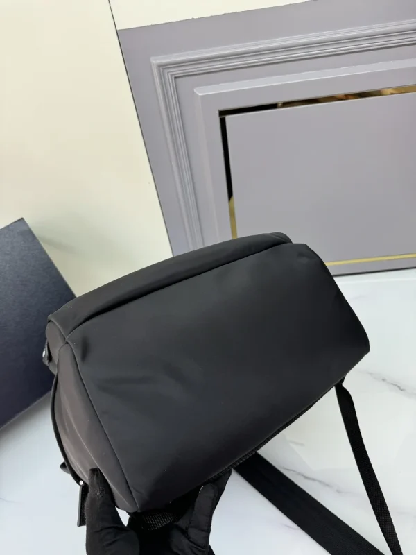 Prada ReN 2VZ104 中號黑色尼龍後背包：圖片 7