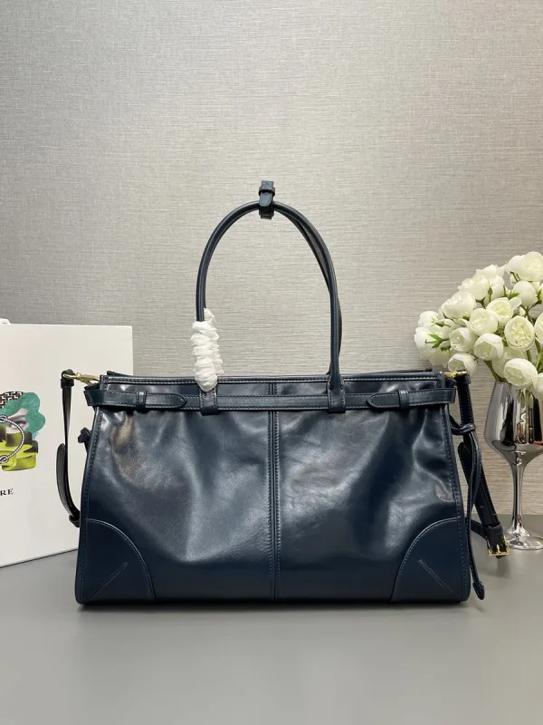 Prada Modern 1BA433 中號黑色皮革托特包：圖片 3