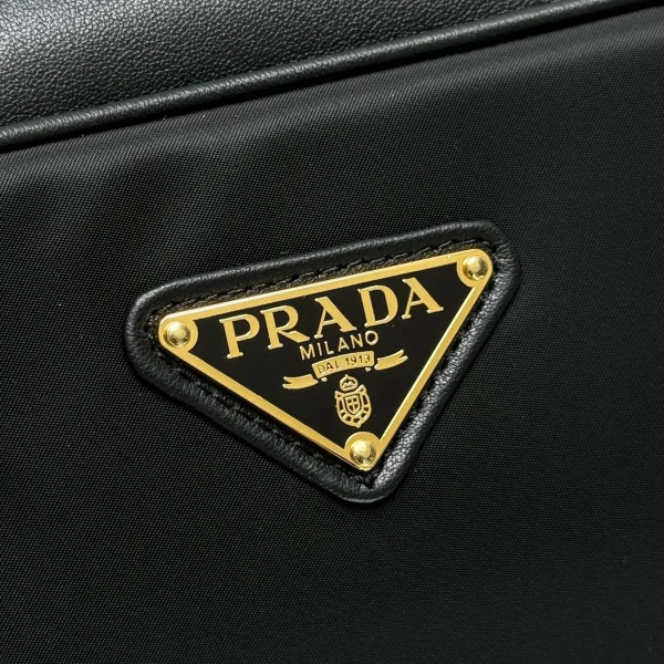 Prada Re 1BB131 中號黑色皮革手提包：圖片 6