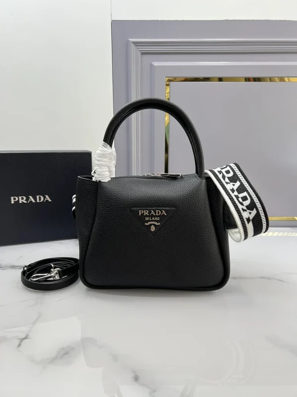 Prada Soft 1BC145 小號黑色皮革手提包：圖片 2