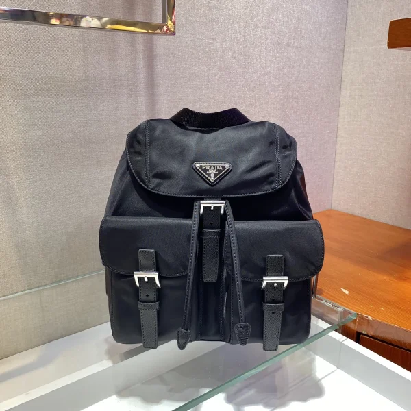 Prada ReNylon 1BZ677 中號黑色尼龍後背包：圖片 2