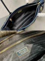 Prada Modern 1BA433 中號黑色皮革托特包：圖片 10