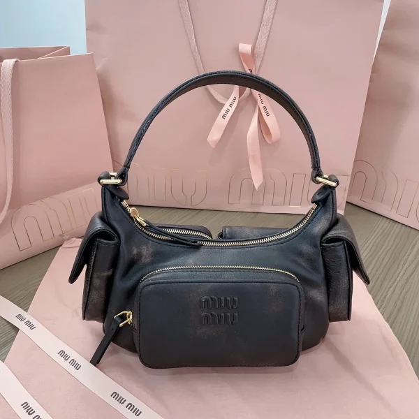MiuMiu 納帕軟皮Pocket手袋包包-5BC146：圖片 9