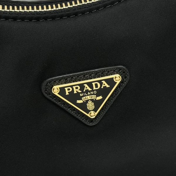 Prada Re-Edition 1N204M 小號黑色尼龍單肩包：圖片 5