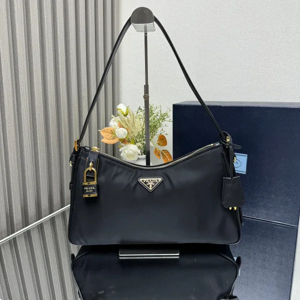 Prada Re-Nylon 1BC232 中號黑色單肩包：圖片 2