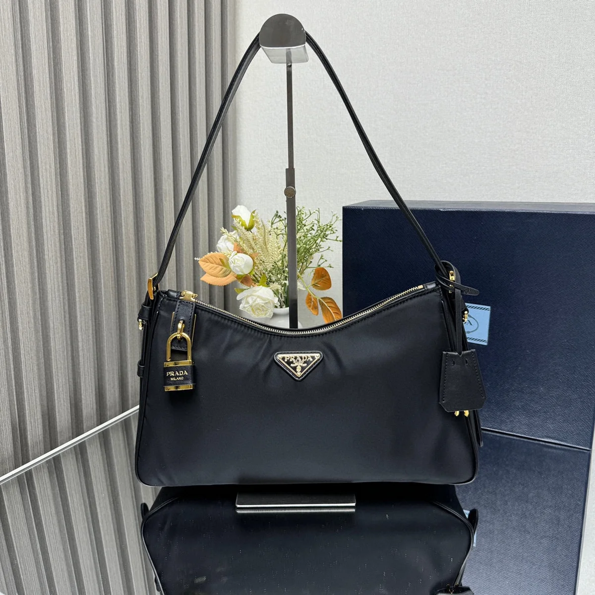 Prada Re-Nylon 1BC232 中號黑色單肩包 2 Prada Re-Nylon 1BC232 中號黑色單肩包