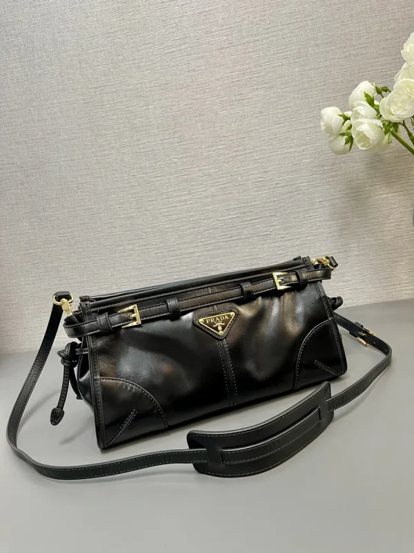 Prada Eleg 1BH215 小號黑色皮革肩背包：圖片 4