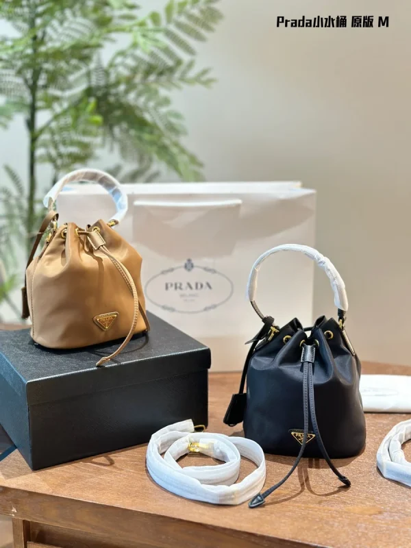 Prada Re-Nylon 1BE067 小號黑色尼龍水桶包：圖片 8