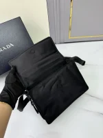 Prada Nylon 1BD313 中號黑色尼龍單肩包：圖片 7
