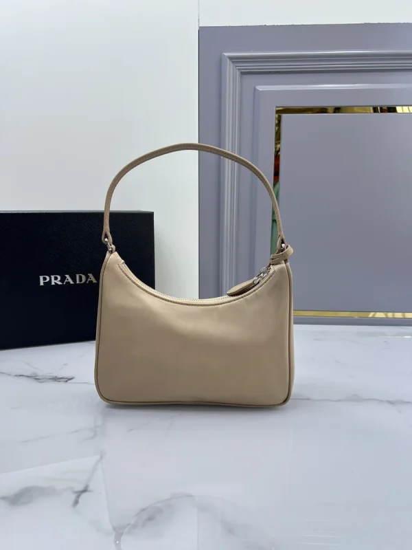 Prada Re-Edition 1NE204 小號粉色尼龍單肩包：圖片 3