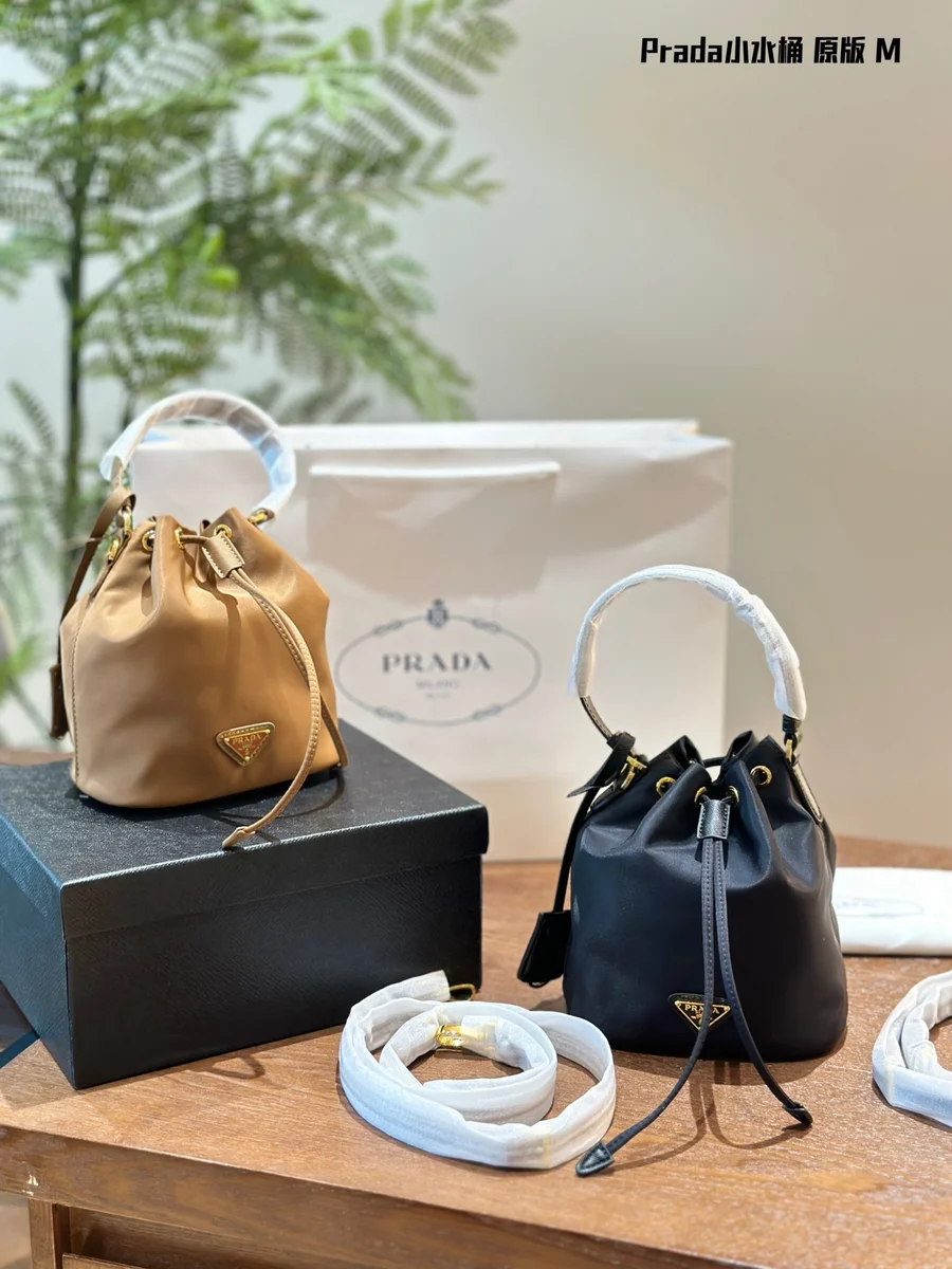 Prada Soft 1BE067 小號黑色皮革肩背包 8 Prada Soft 1BE067 小號黑色皮革肩背包