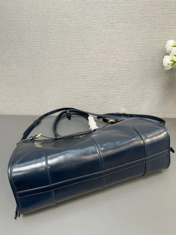 Prada Modern 1BA433 中號黑色皮革托特包：圖片 8
