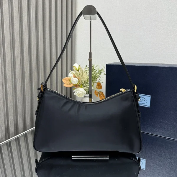 Prada Re-Nylon 1BC232 中號黑色單肩包：圖片 3