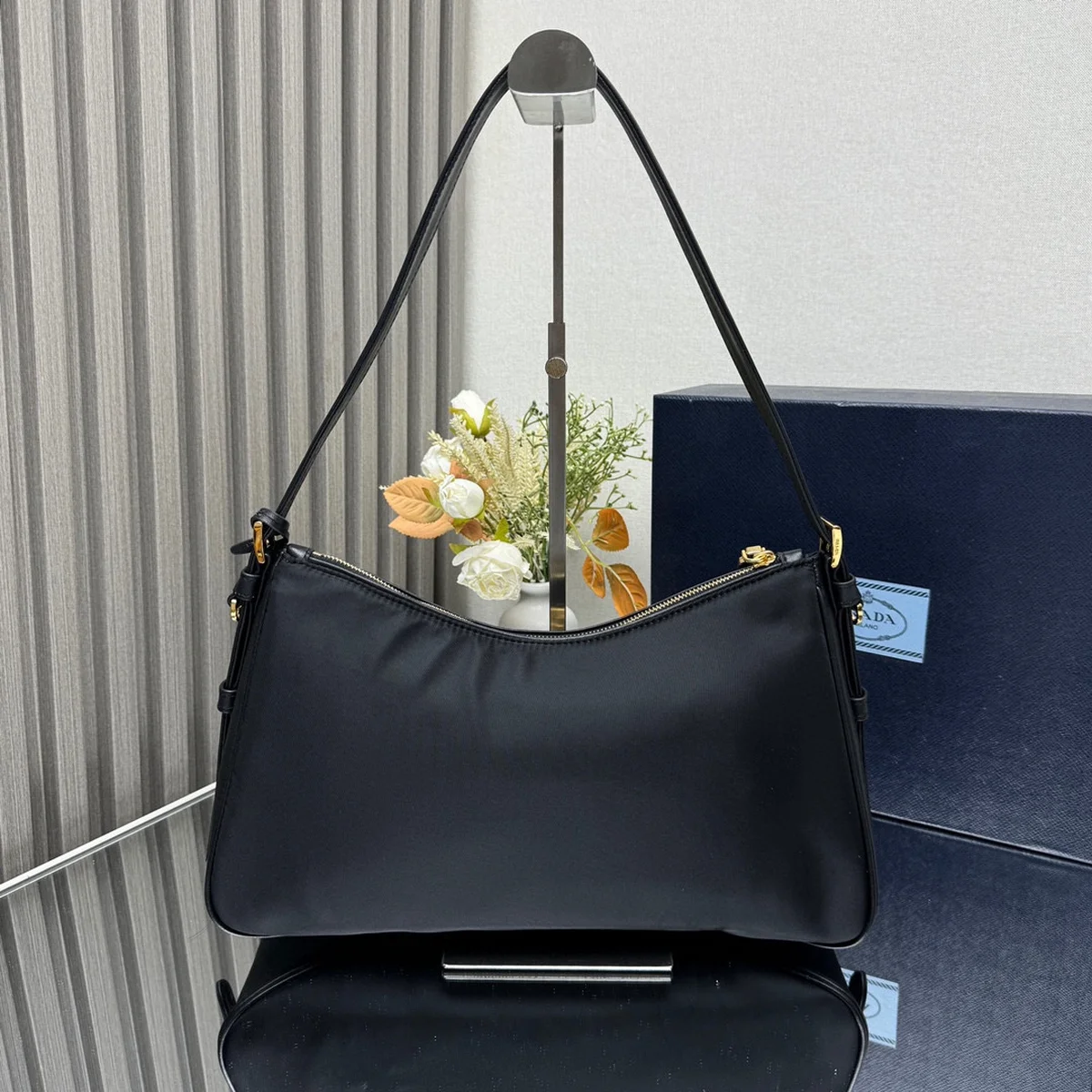 Prada Re-Nylon 1BC232 中號黑色單肩包 3 Prada Re-Nylon 1BC232 中號黑色單肩包