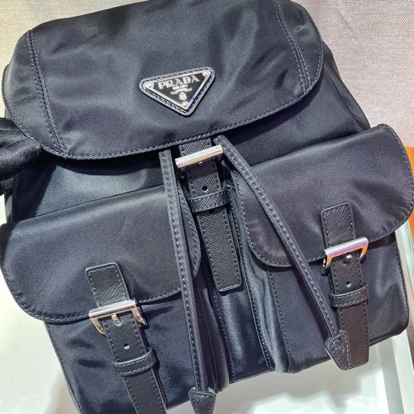 Prada ReNylon 1BZ677 中號黑色尼龍後背包：圖片 6