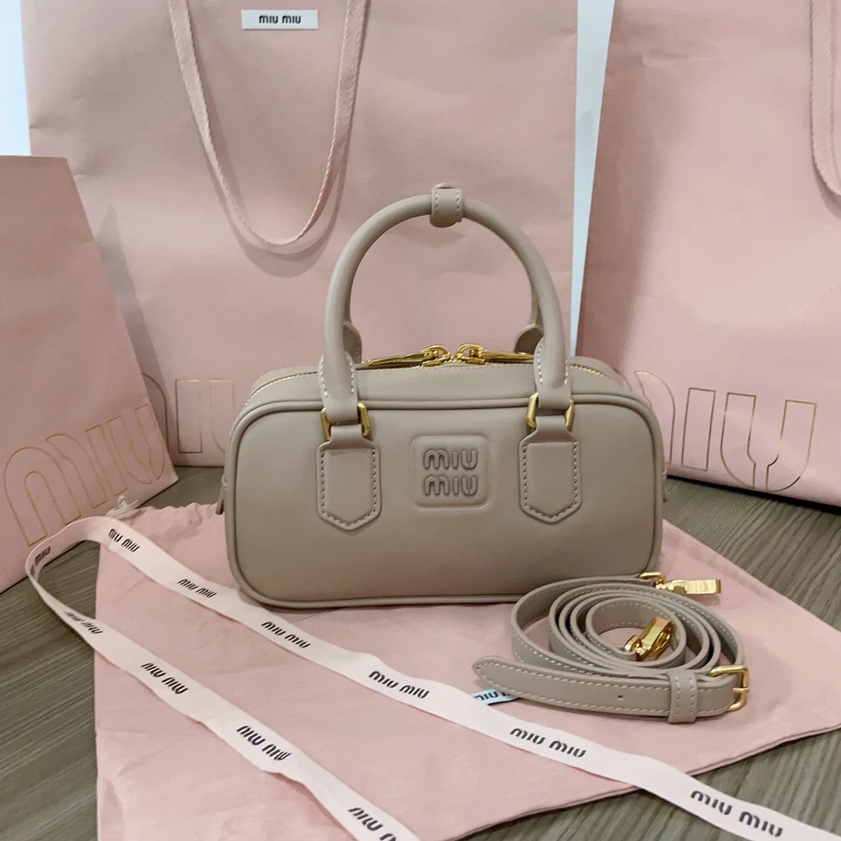 MiuMiu Arcadie皮革手袋包包-5BB142 2 MiuMiu Arcadie皮革手袋包包-5BB142