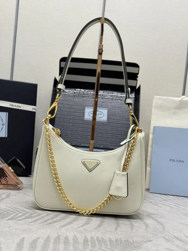 Prada Triangle 1BC204 小號黑色皮革單肩包：圖片 2