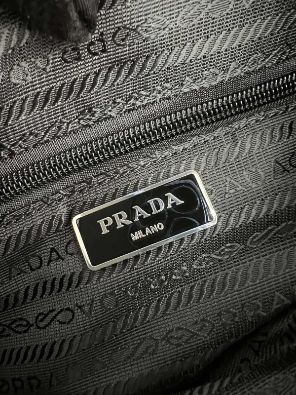 Prada Re-Nylon 1BC167 小號黑色再生尼龍掛肩包：圖片 9